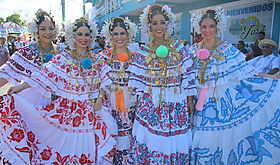 Todo listo para el Desfile de las Mil Polleras