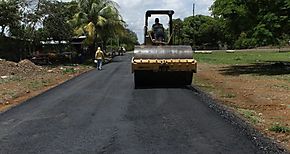 Avanza operativo de verano en Chiriqu con la colocacin de ms de 100 toneladas de asfalto