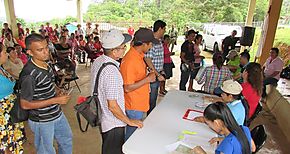 Cientos de familias herreranas se benefician con bonos de SENAPAN