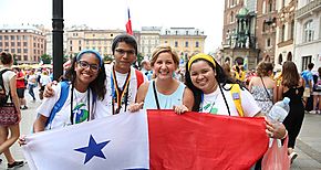 Primera Dama saluda a jvenes de la comarca Ngbe Bugl que participan en la Jornada Mundial de la Juventud