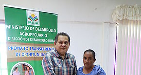 Entregan cheques del proyecto Transferencia de Oportunidades en Veraguas