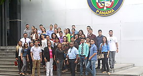 Estudiantes del centro universitario de Los Santos visitaron la Asamblea