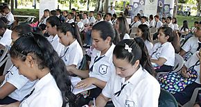 1098 graduandos de los distritos de David Boquern Bugaba y Tol fueron orientados con POVE de MITRADEL