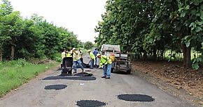 Realizan jornada de parcheo en diferentes corregimientos de la provincia de Herrera