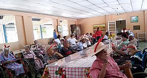 Festejo navideo en Hogar San Juan de Dios Veraguas 