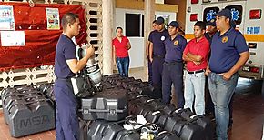 Los Santos y Cocl del Benemrito Cuerpo de Bomberos reciben material 