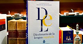 La RAE al feminismo No es admisible ni la x ni la  en plurales