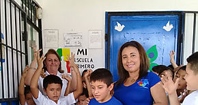 Club Activo 2030 realiza donacin en escuela de Pes en el Mes del Autismo