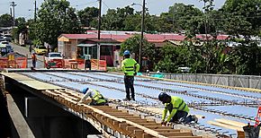 Puente Colmenar en San Miguelito preparado al 90 