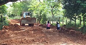 Licitan proyecto de rehabilitacin de caminos en la Comarca NgbeBugl