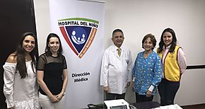 Comit de Damas 2030 entrega material en el Hospital del Nio 