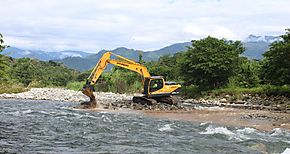 Realizan desvo del cauce del ro Sir en la comunidad de Pueblo Nuevo en Bocas del Toro