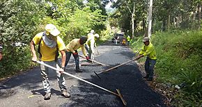 Ms de siete corregimientos de la provincia de Los Santos se benefician con trabajos de mantenimiento vial