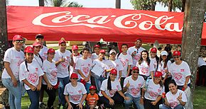 Voluntarios del Sistema CocaCola se unen a la Gran Limpieza de Playas Costas y Ros 2018