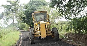 Se mantiene vigente plan de mantenimiento en calles de Los Santos