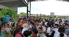 Estudiantes acudientes y educadores celebran los 63 aos de la escuela Hiplito Prez Tello