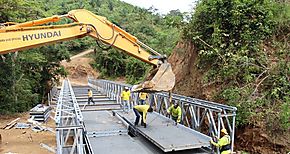 Avanza instalacin de dos puentes modulares en Herrera