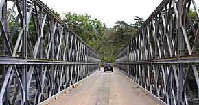 Concluye puente tipo Acrow sobre el ro Indio en San Martn