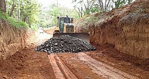 Avanzan trabajos de rehabilitacin del camino Salto Dupi en la comarca Ngbe Bugl