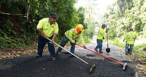 En la provincia de Bocas del Toro realizan jornada de parcheo limpieza y colocacin de alcantarilla