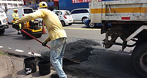 Colocan 104 toneladas de asfalto en varios puntos de la ciudad de Panam