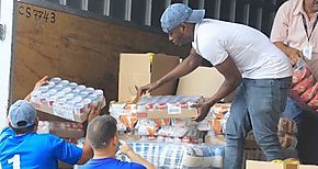 Entregan bolsas de alimentos en Villa Guadalupe