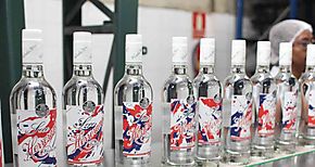 Varela Hermanos inicia producción y embotellado con energía 100 limpia y presenta la edición limitada de Seco Herrerano Patria 2025 Varela Hermanos inicia producción y embotellado con energía 100 limpia y presenta la edición limitada de Seco Herrerano Patria 2025