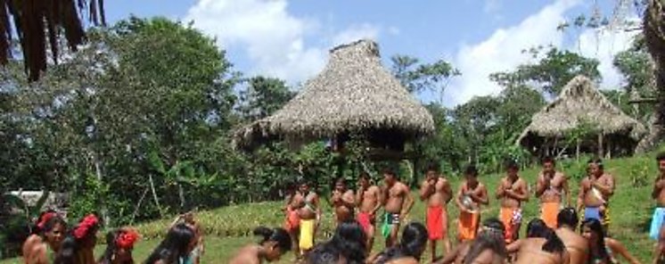 Ministro Arosemena se rene con miembros de la Comarca Embera Wounaan