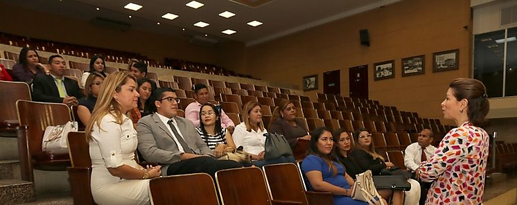 Estudiantes de Derecho se instruyen sobre Acontecer Legislativo