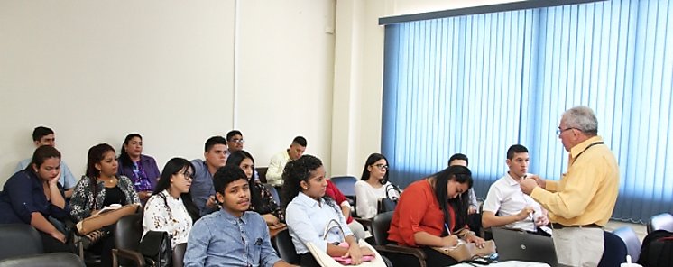 Estudiantes de la Universidad Latina de Veraguas visitan aduanas