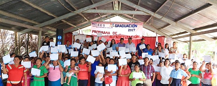 Graduacin de 140 alfabetizados en el distrito de Changuinola