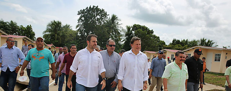 Presidente Varela inaugura alcantarillado y rehabilitacin de calles en Herrera