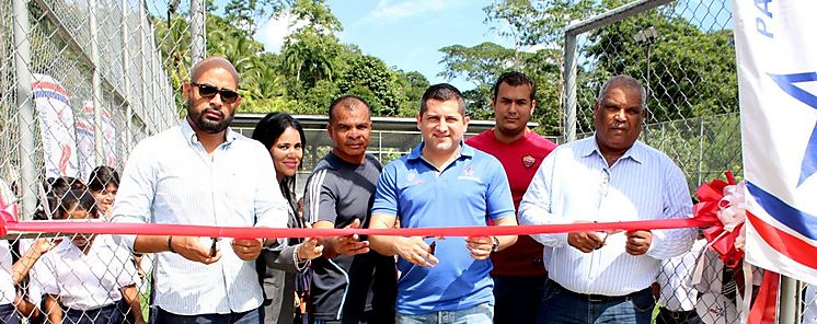 Inauguran cuatro canchas sintticas de ftbol y un gimnasio multiuso en Bocas del Toro