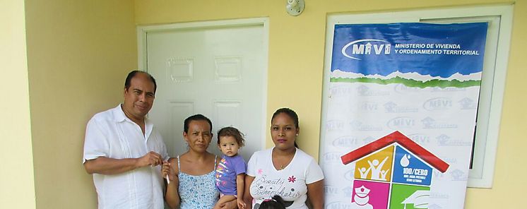 Ms de 300 familias veragenses reciben su vivienda