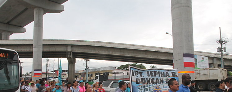 Defensora del Pueblo atiende protesta de educadores de la Regin de Panam Oeste 