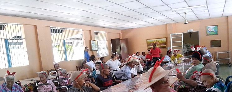 Festejo navideo en Hogar San Juan de Dios Veraguas 