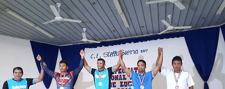 Polica Nacional destaca en campeonato de lucha 