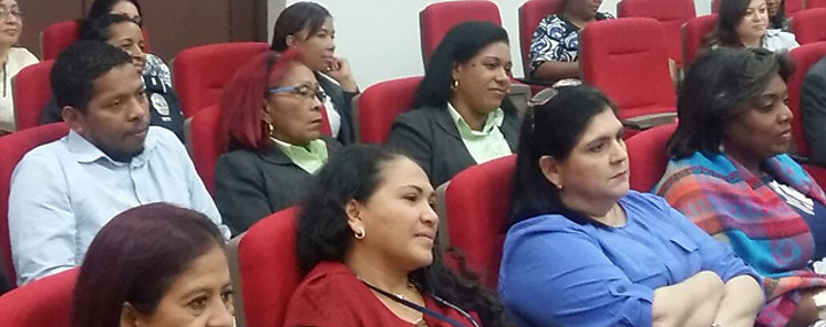 Administrativos del IPHE se capacitan sobre la mujer y el autismo