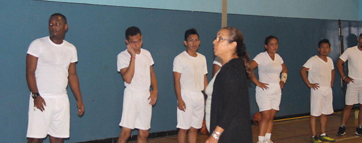 Tres dcadas formando en  la disciplina del baloncesto universitarios