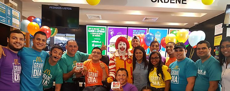 McDonalds don las ventas de sus Big Mac en un Gran Da solidario