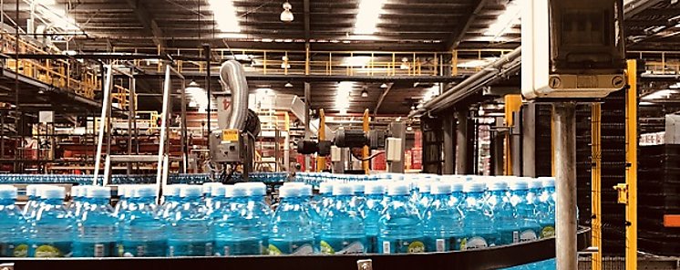 Sistema CocaCola devuelve a la naturaleza 155 del agua usada para la producción de las bebidas