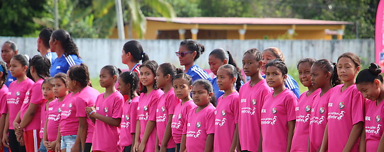 Festival de ftbol femenino enseanzas rumbo a Coln 