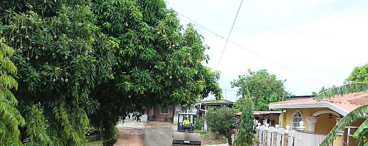 Programa de mantenimiento vial en Herrera y Los Santos