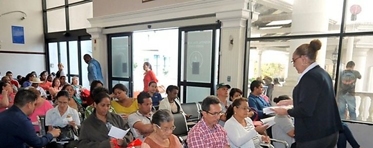 CSS se rene con moradores del Valle de la Luna 