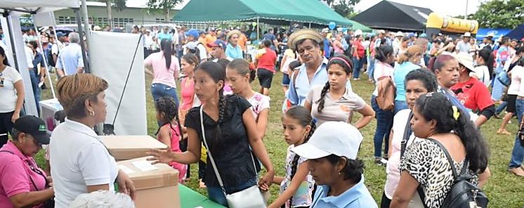 Gobierno entrega a familias de Ciricito Arriba sus ttulos de propiedad