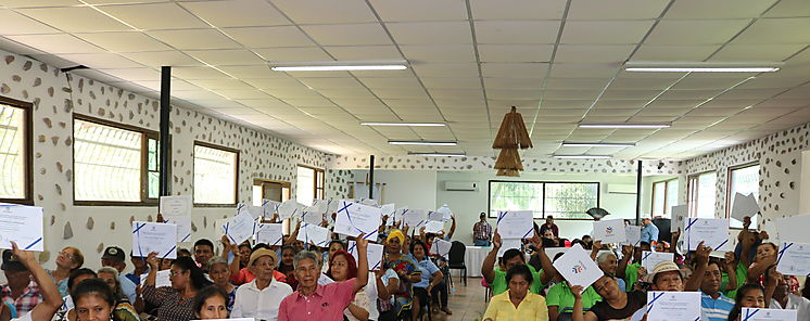 137 moradores de El Valle de Antn recibieron certificados del INADEH