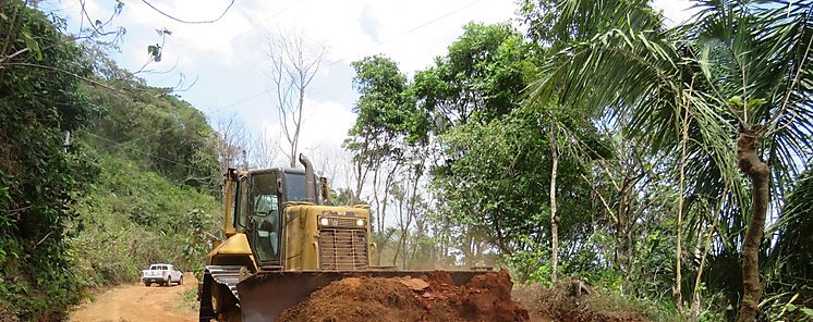 El MOP rehabilita caminos en el distrito de Oc