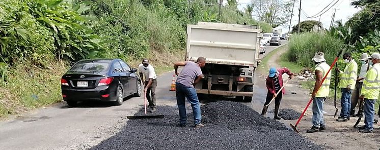 Contina jornada de bacheo en el tramo Sabanitas  Piln en Coln