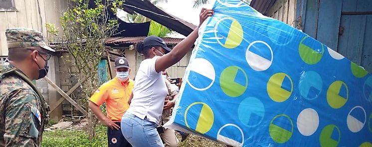 Sigue llegando ayuda humanitaria a familias afectadas por las inundaciones en Bocas del Toro