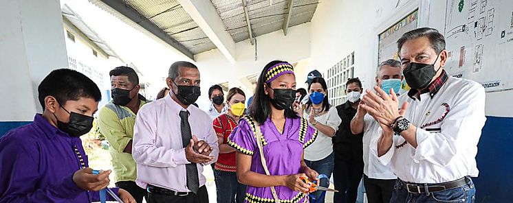 Se inaugur la Escuela Lajero Abajo